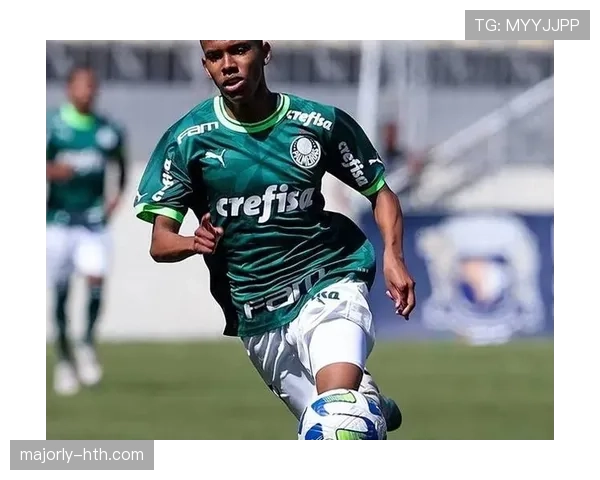 吉鲁未来发展潜力获业界关注，专家称有望成为足坛新星