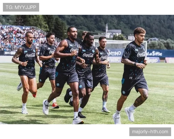 那不勒斯冠军后重建期，阵容调整与战术磨合成为当前主要挑战