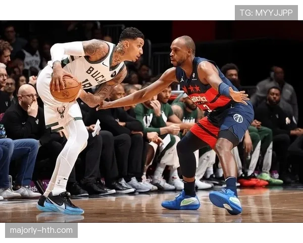 米德尔顿与字母哥挡拆无球投射比单打更高效